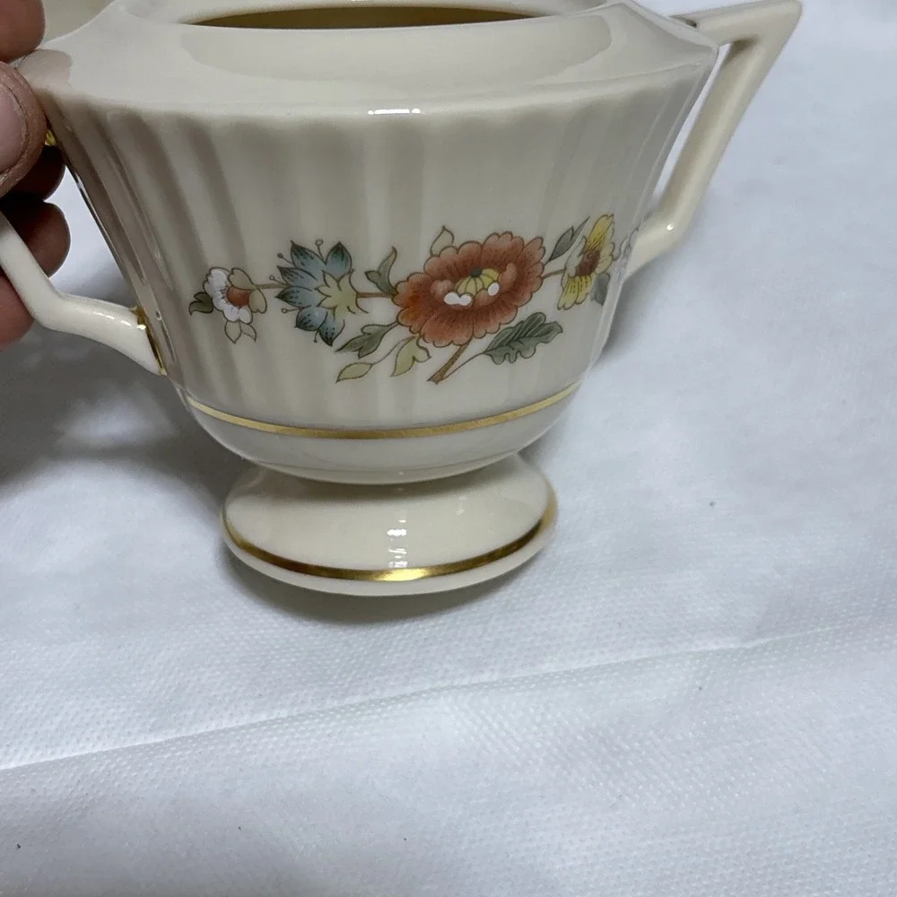Lenox small chip